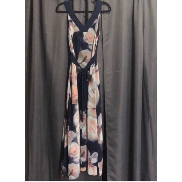 RW & CO Floral Maxi dress - Picture 6 of 9